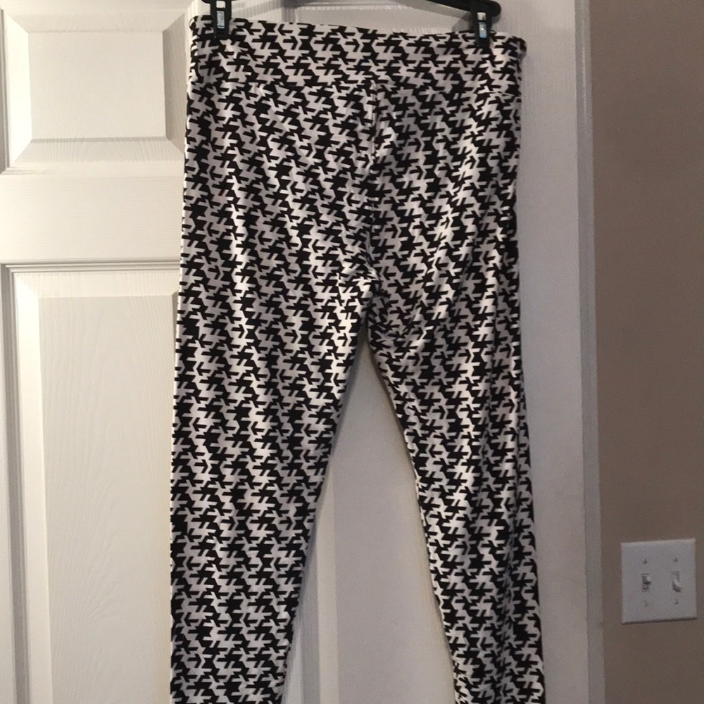 NWOT LULAROE LEGGINGS